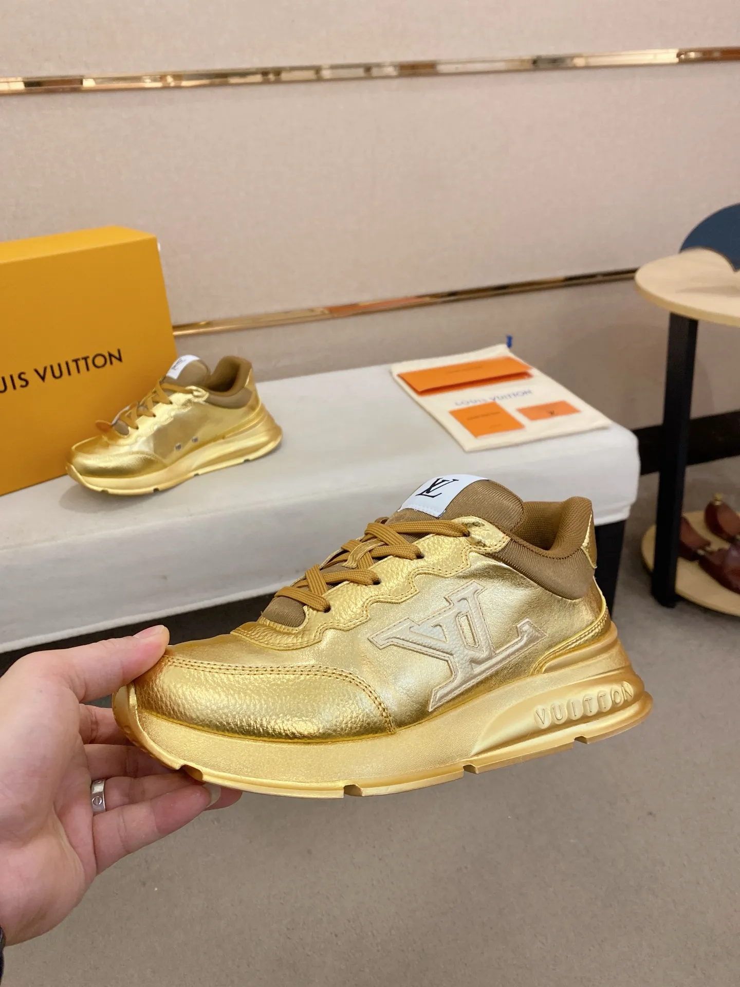 Men's shoes 💰: 660💰 LV. Popular items in men's shoes counter, official website synchronization, 1:1 high quality shipping ✔️Original cowhide, original factory sole, 39-45 (38.46 customized, non-refundable)